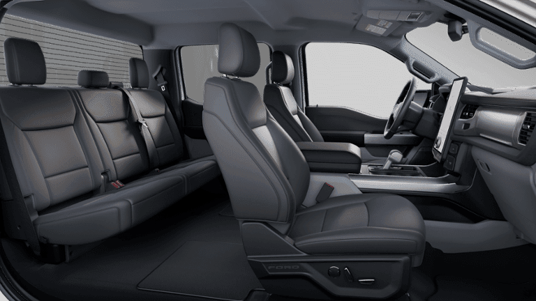 2025 Ford F-150 Lightning - Image 27