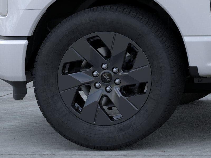 2025 Ford F-150 Lightning - Image 19