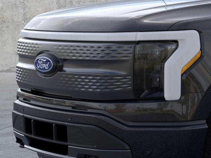 2025 Ford F-150 Lightning - Image 17