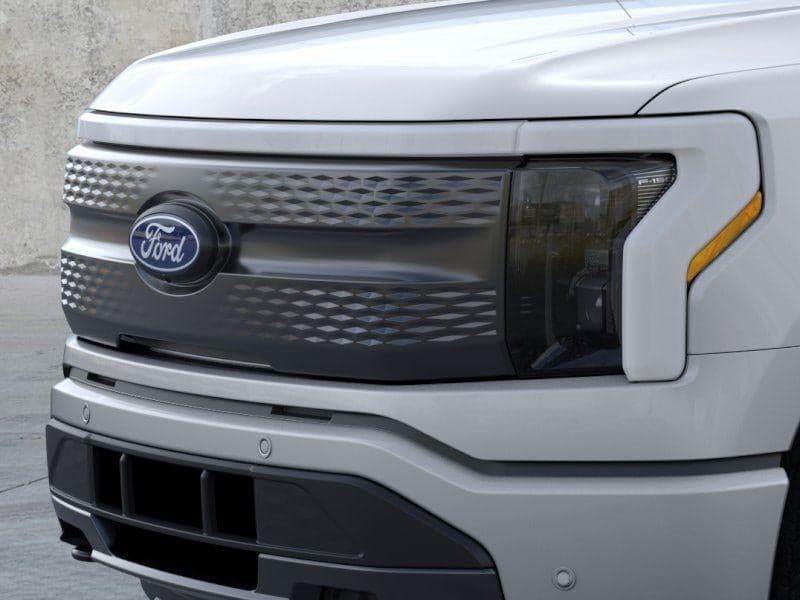 2025 Ford F-150 Lightning - Image 17
