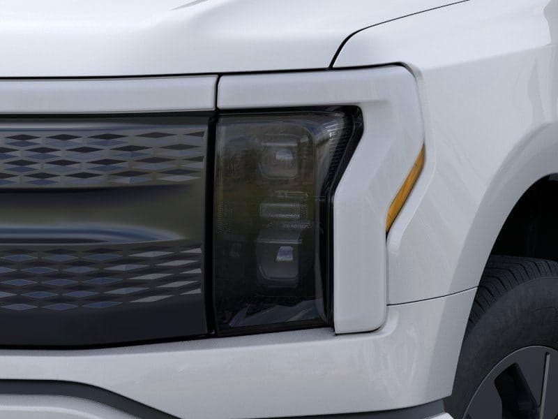 2025 Ford F-150 Lightning - Image 18