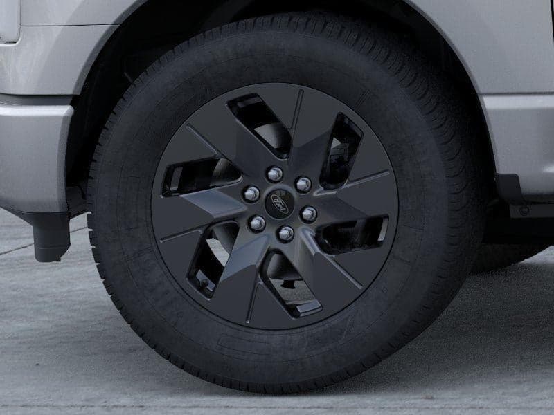 2025 Ford F-150 Lightning - Image 19