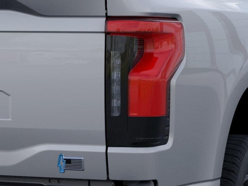 2025 Ford F-150 Lightning - Image 21