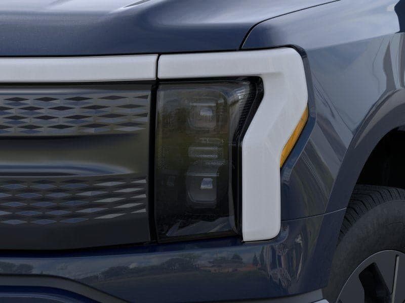 2025 Ford F-150 Lightning - Image 18