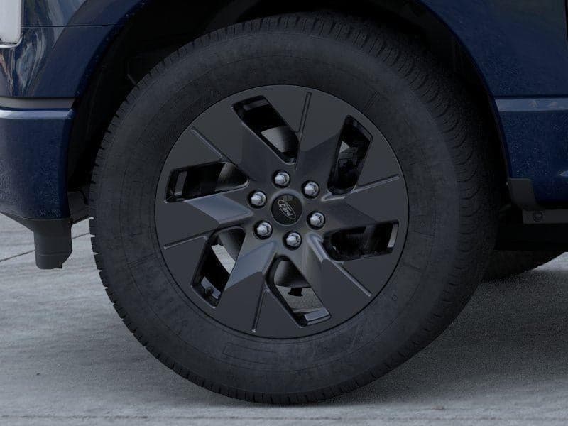 2025 Ford F-150 Lightning - Image 19