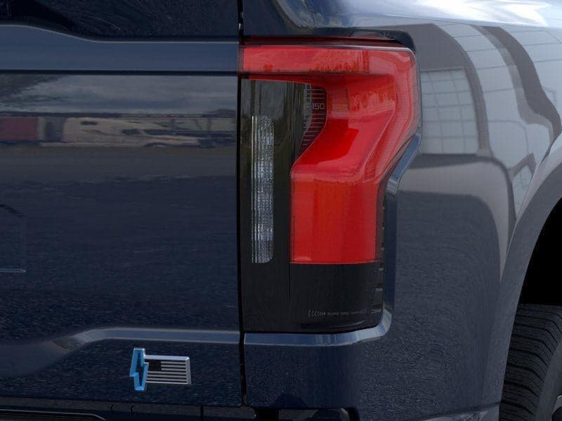 2025 Ford F-150 Lightning - Image 21