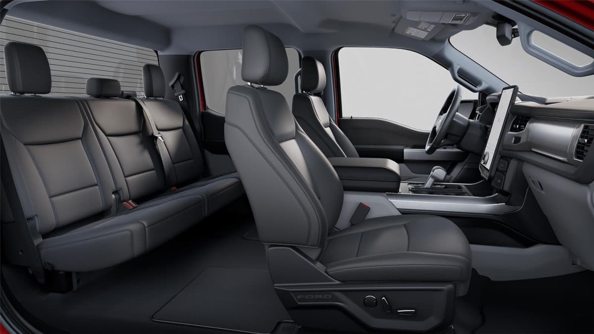 2025 Ford F-150 Lightning - Image 6