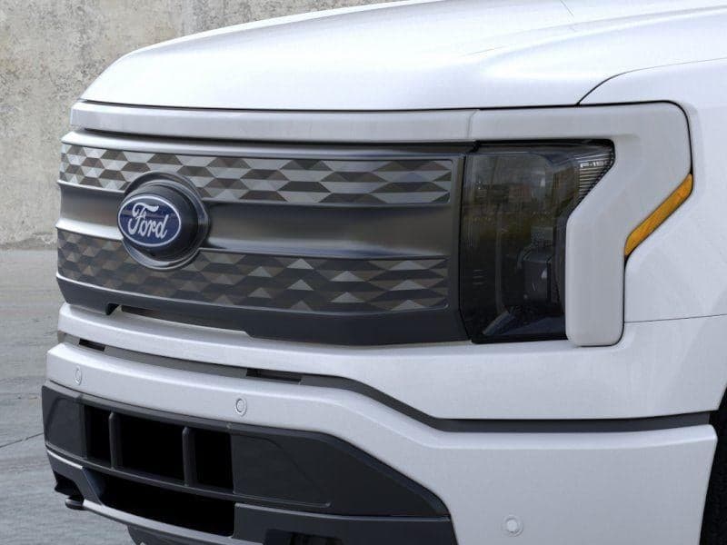 2025 Ford F-150 Lightning - Image 17