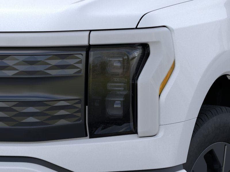 2025 Ford F-150 Lightning - Image 18