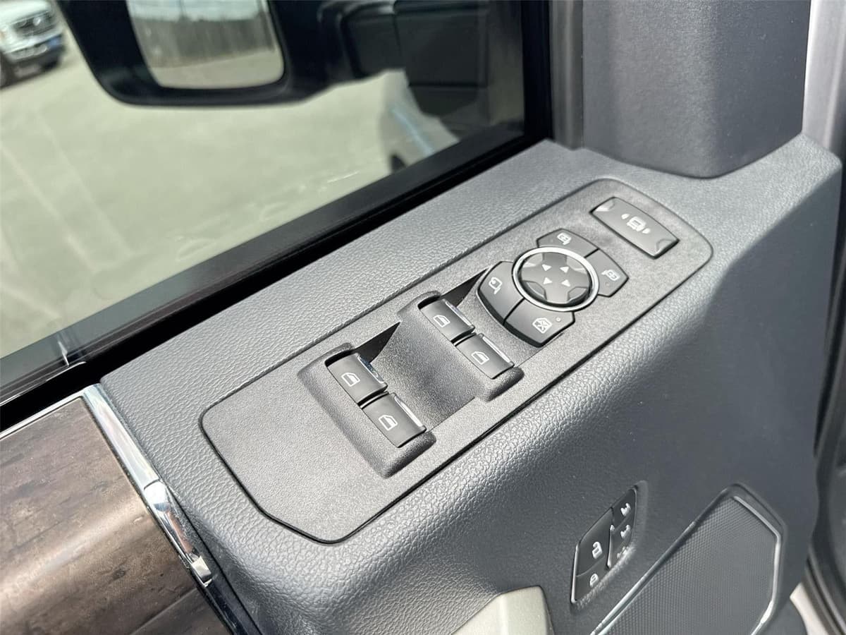 2022 Ford Super Duty F-250 - Image 15