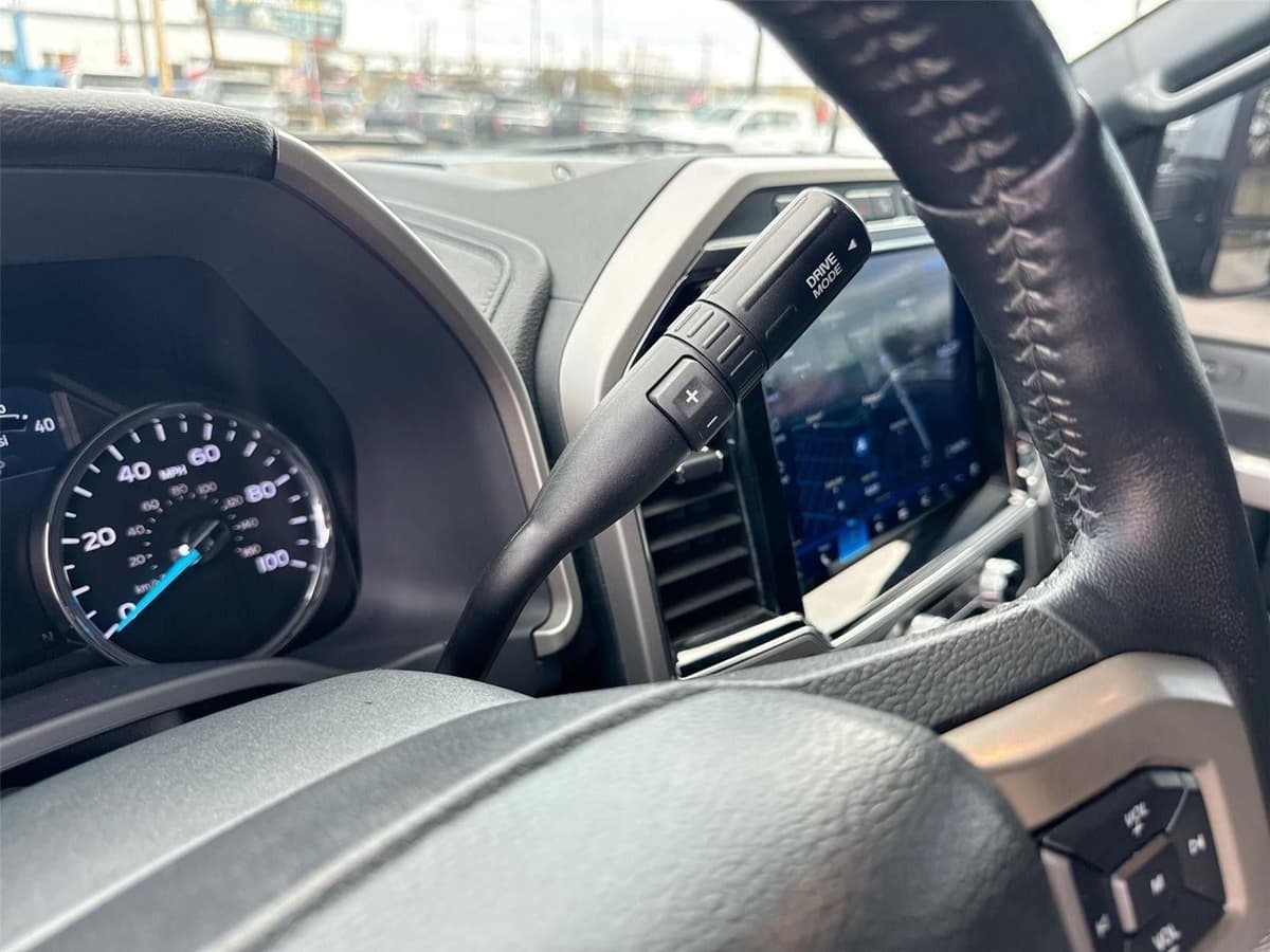 2022 Ford Super Duty F-250 - Image 22