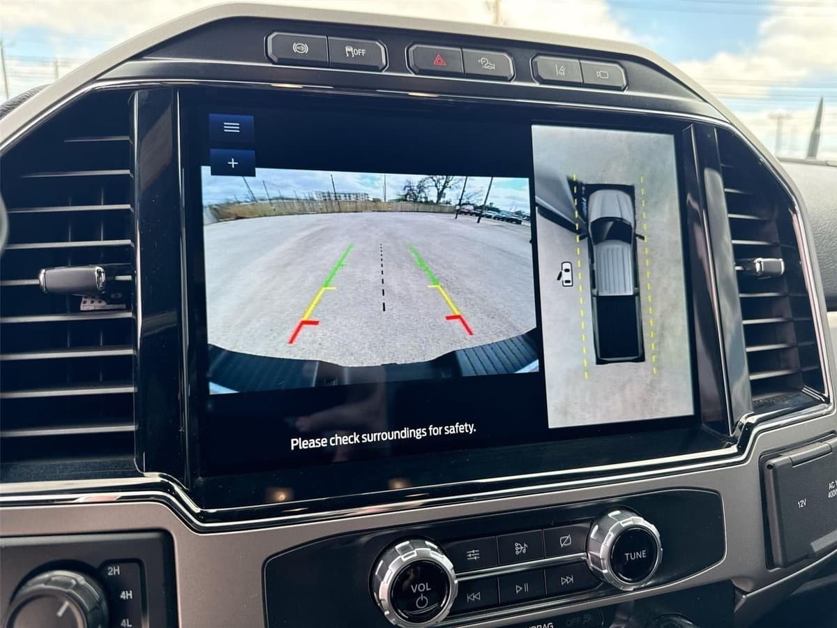 2022 Ford Super Duty F-250 - Image 24