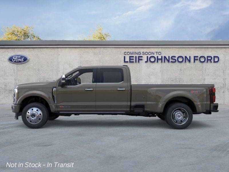 2026 Ford Super Duty F-450 - Image 3