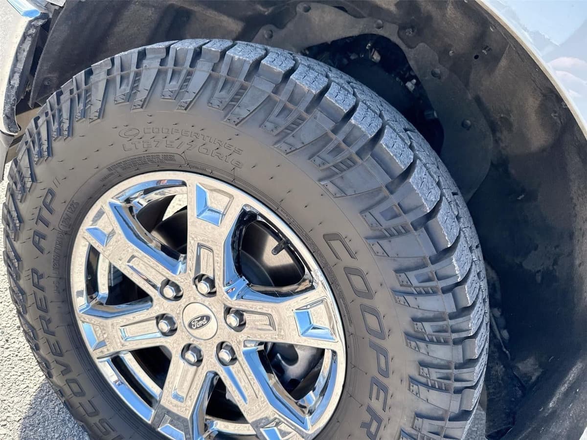 2023 Ford F-150 - Image 35