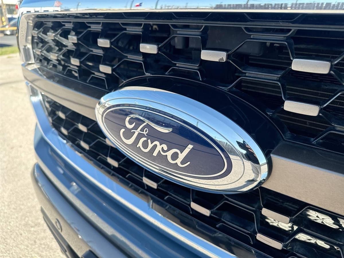 2023 Ford F-150 - Image 30