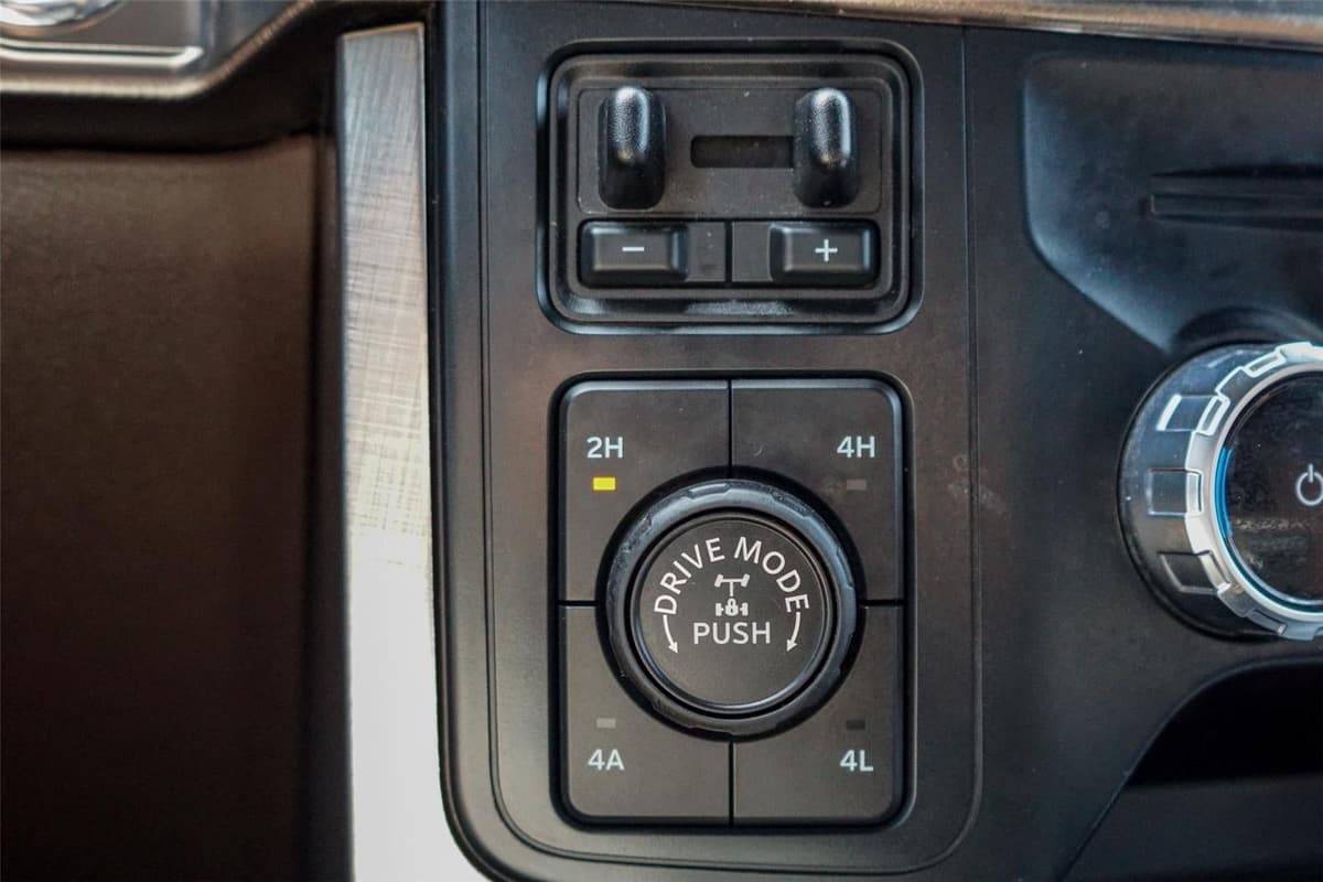 2023 Ford F-150 - Image 14