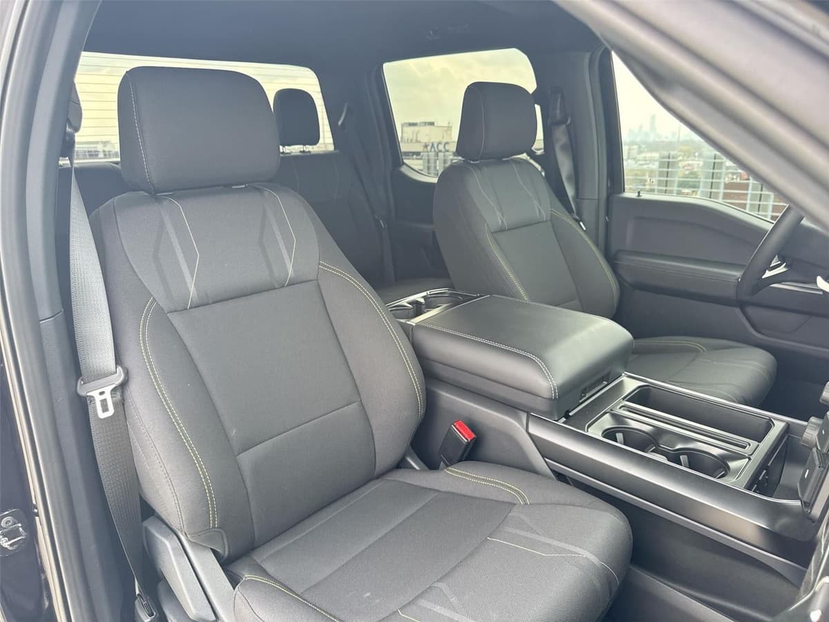 2025 Ford F-150 - Image 26