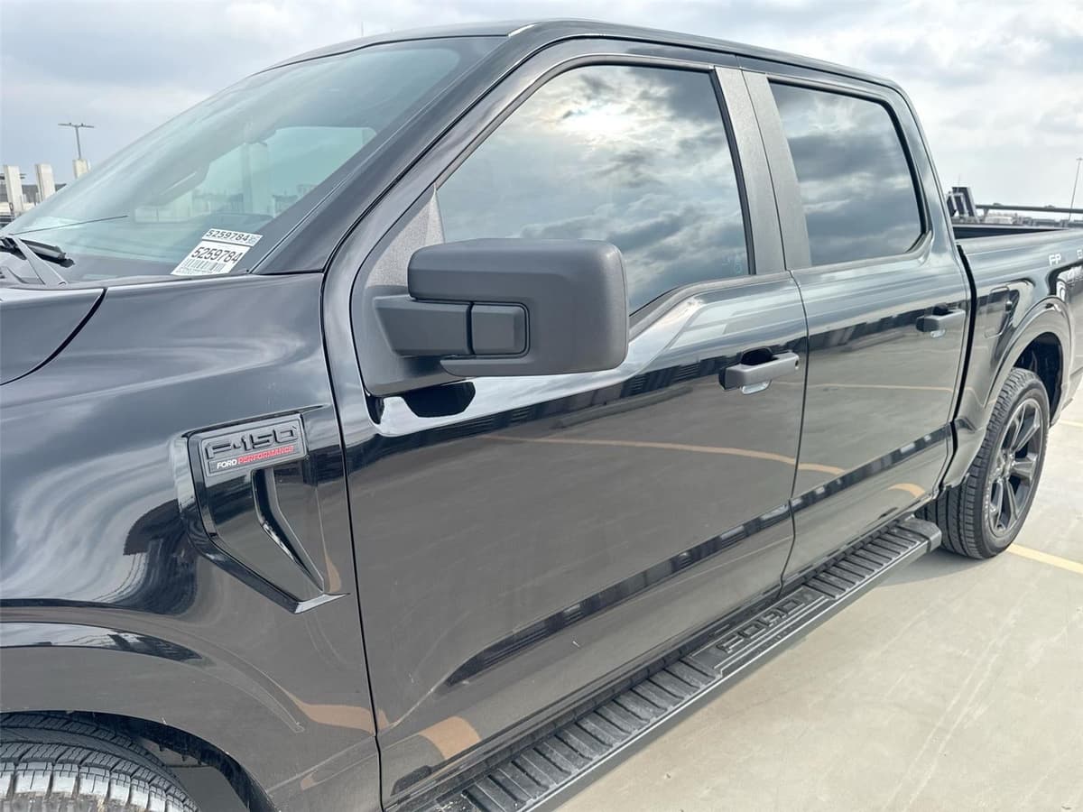 2025 Ford F-150 - Image 30