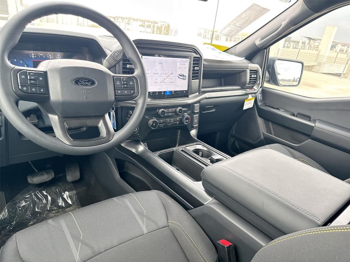 2025 Ford F-150 - Image 31