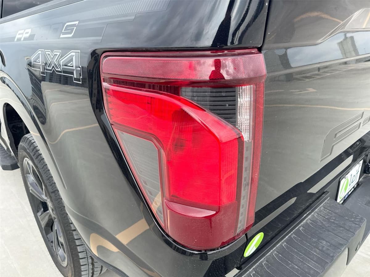 2025 Ford F-150 - Image 33