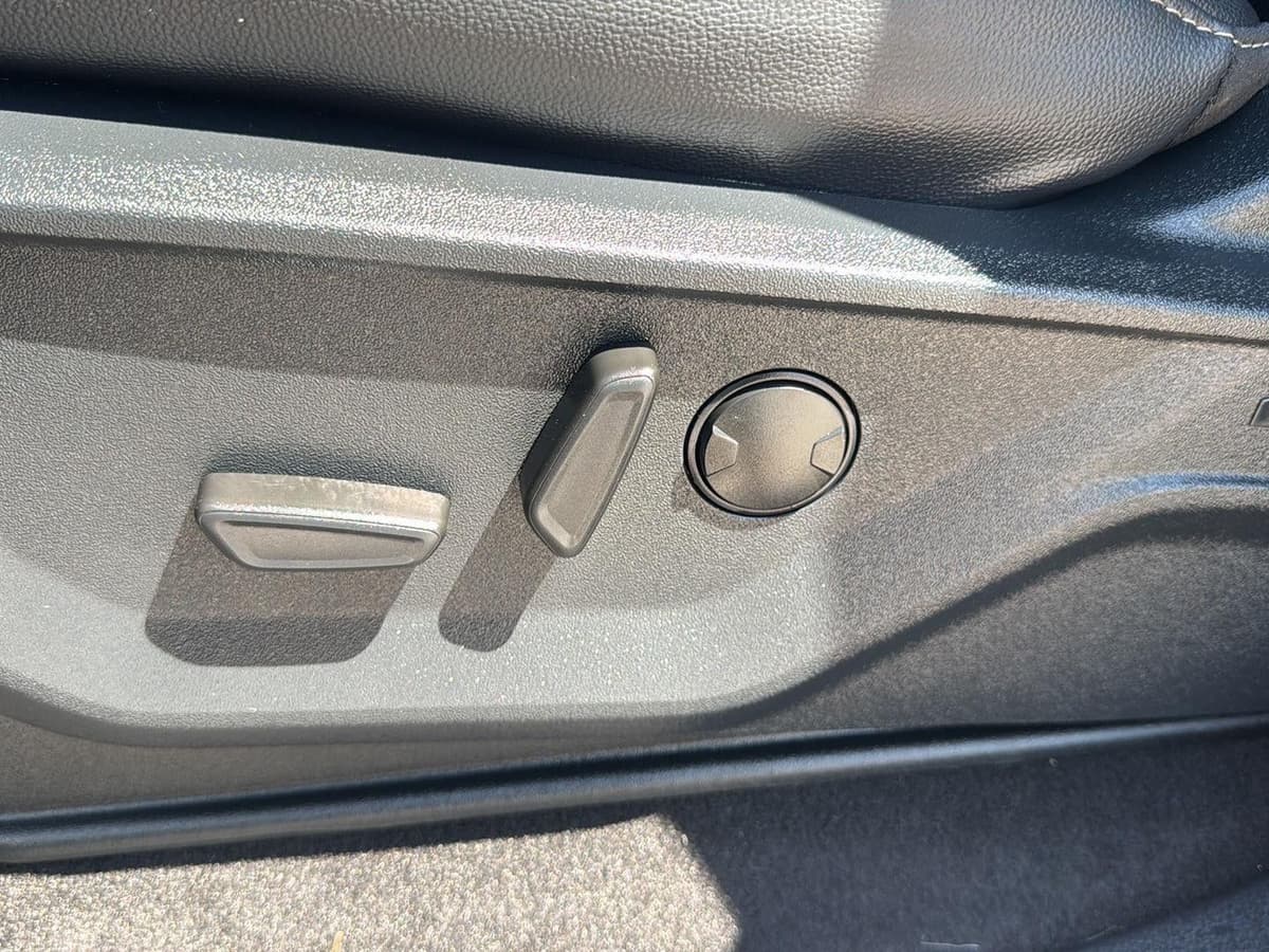 2025 Ford F-150 - Image 13