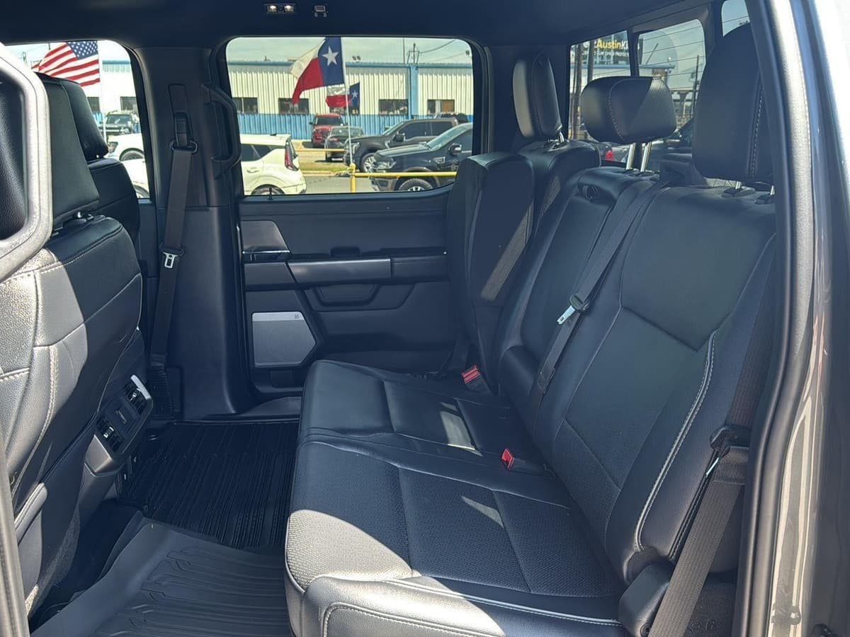 2025 Ford F-150 - Image 26