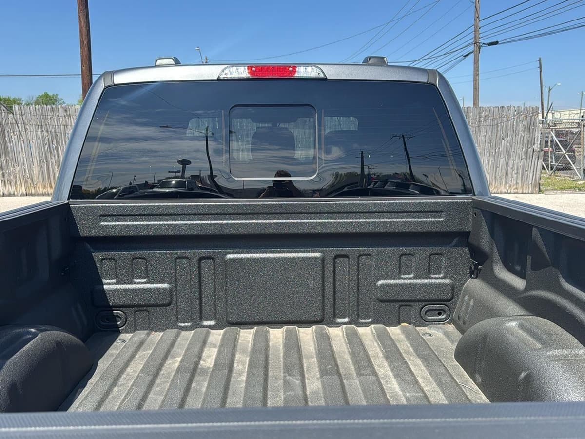 2025 Ford F-150 - Image 29