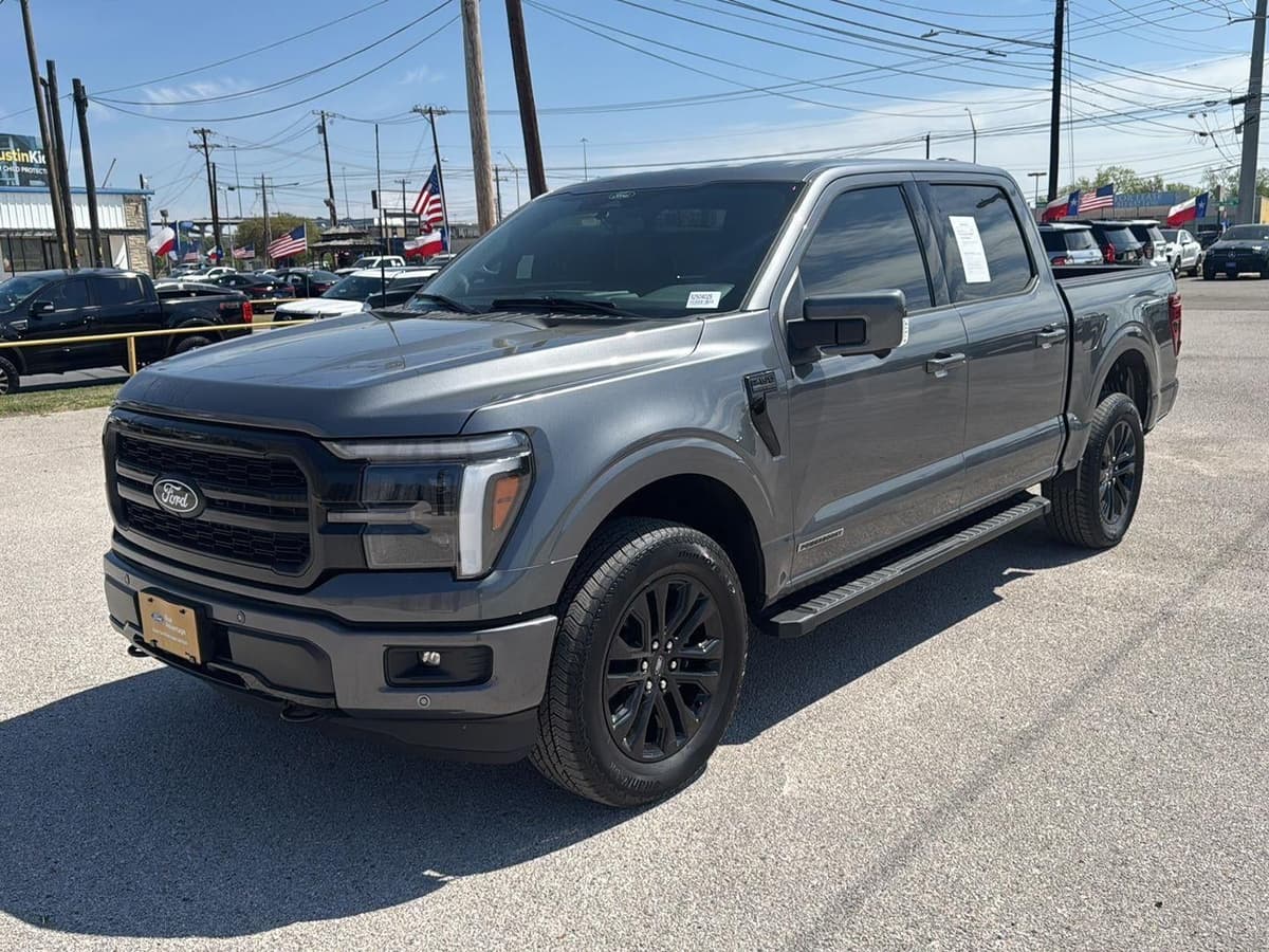 2025 Ford F-150 - Image 3