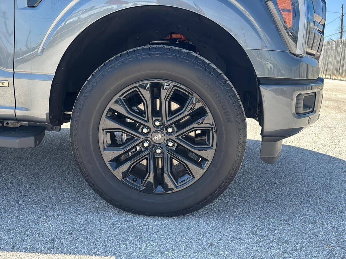 2025 Ford F-150 - Image 9