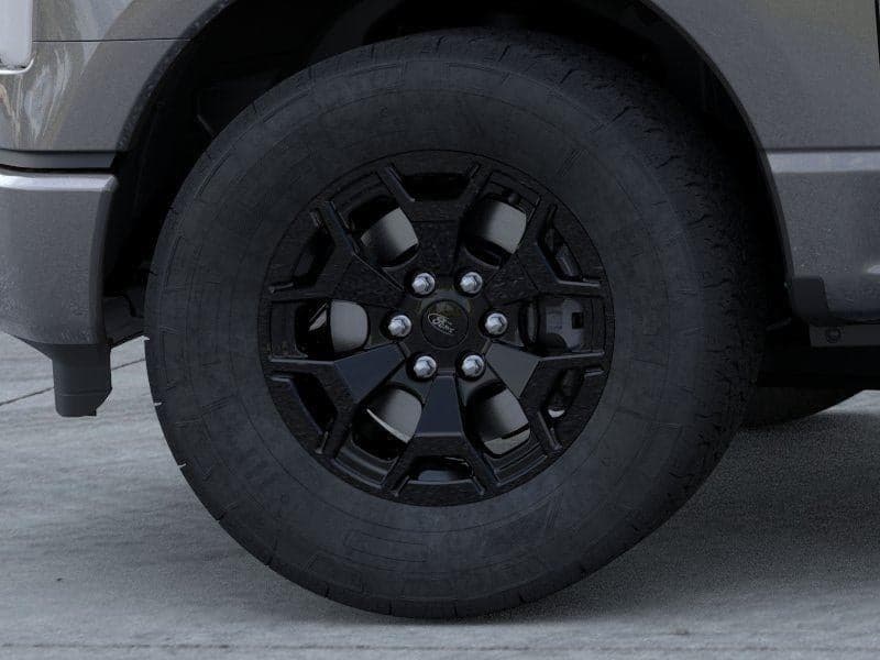 2025 Ford F-150 Lightning - Image 19