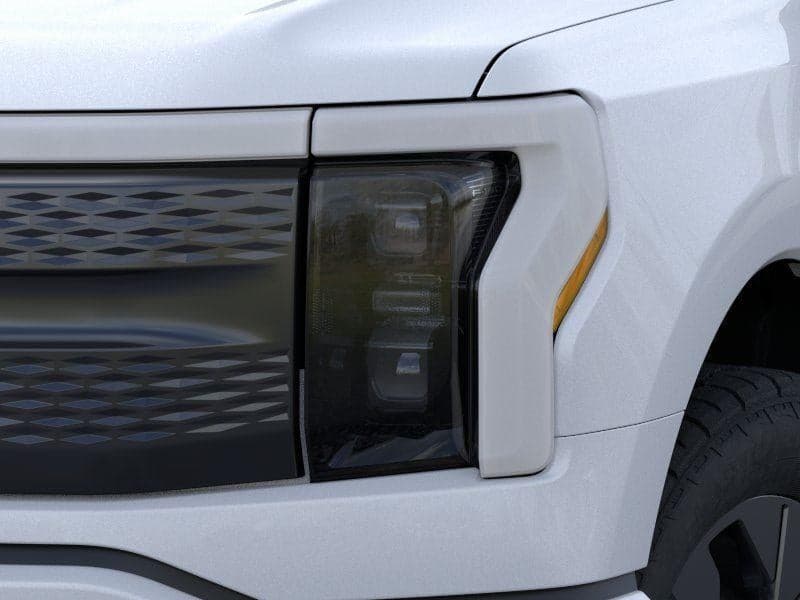 2025 Ford F-150 Lightning - Image 18