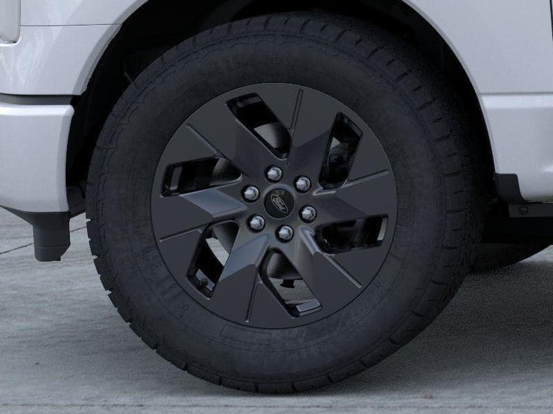 2025 Ford F-150 Lightning - Image 19