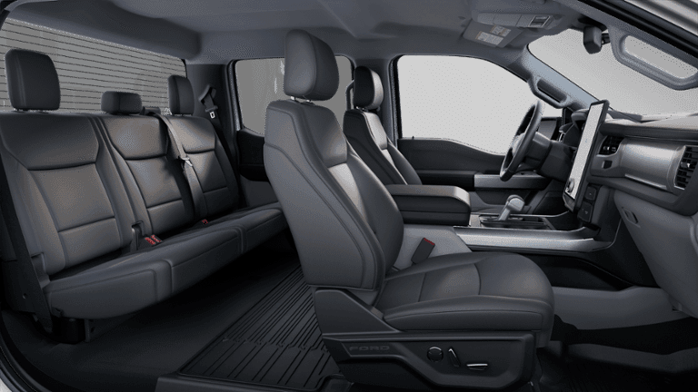 2025 Ford F-150 Lightning - Image 27