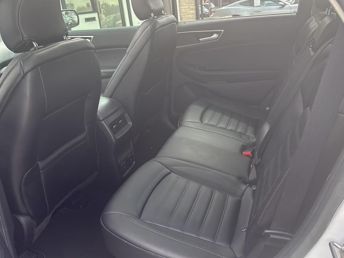2019 Ford Edge - Image 13