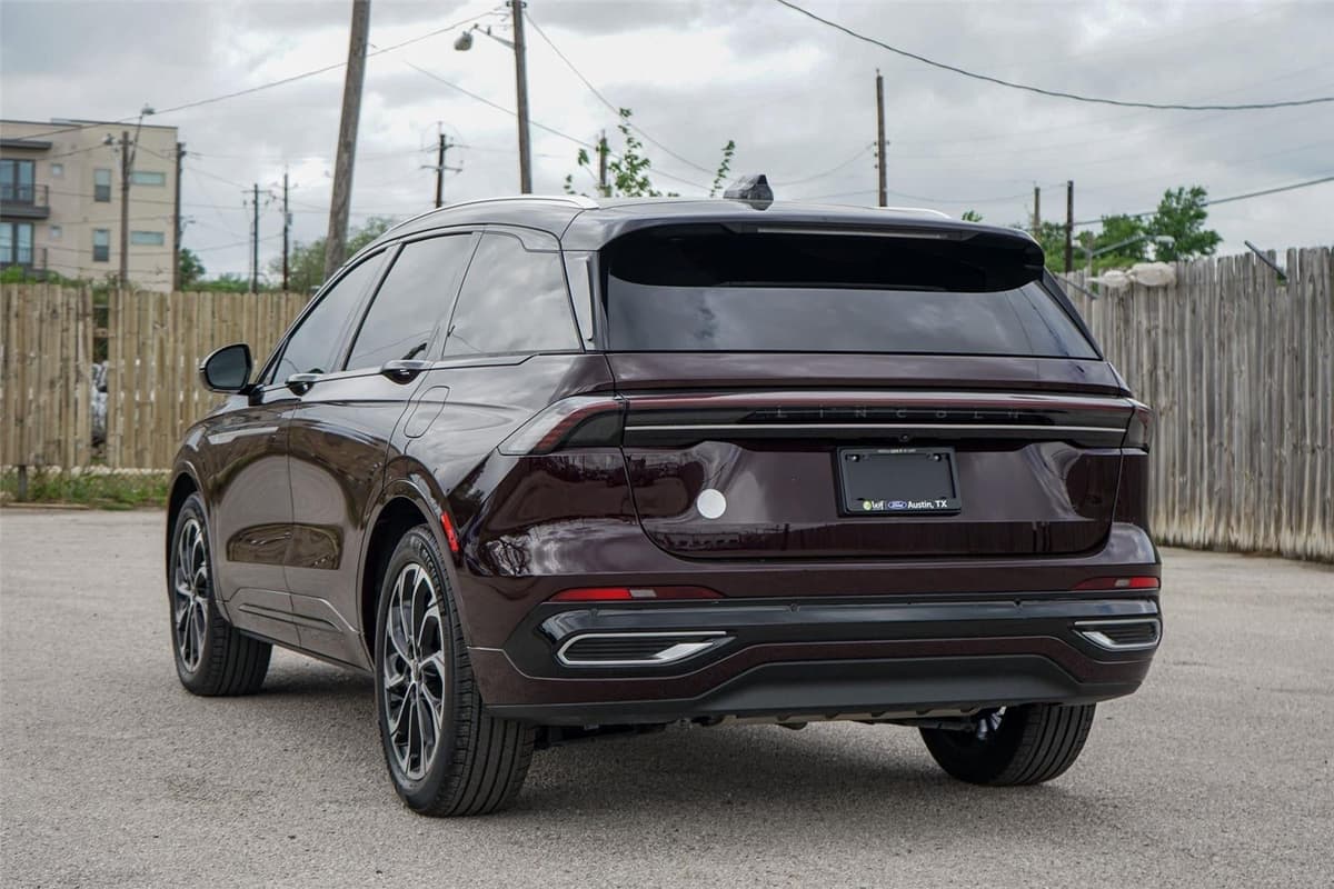 2025 Lincoln Nautilus - Image 5