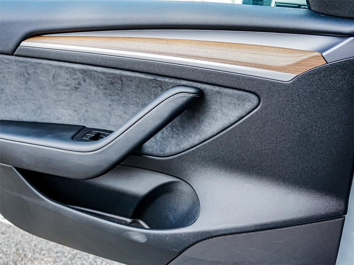 2023 Tesla Model 3 - Image 19