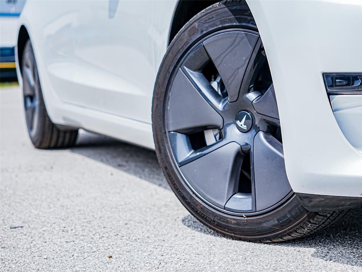 2023 Tesla Model 3 - Image 2