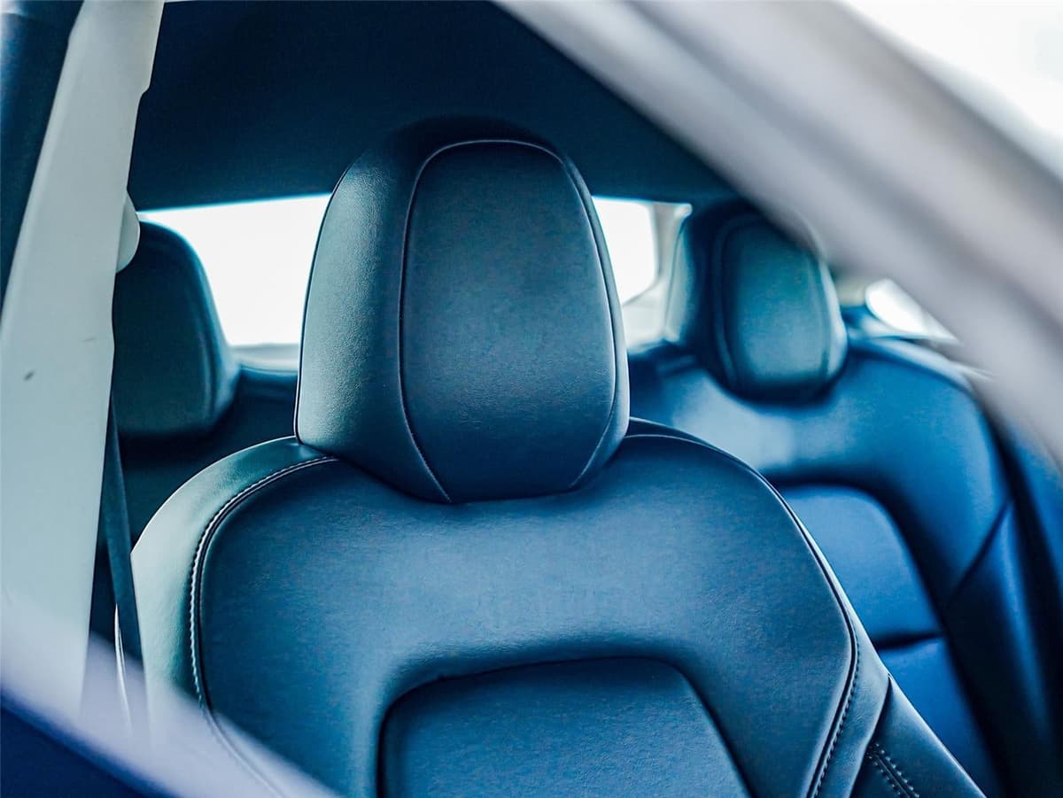 2023 Tesla Model 3 - Image 26