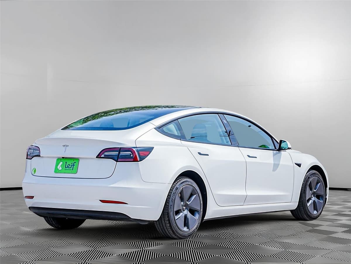 2023 Tesla Model 3 - Image 5