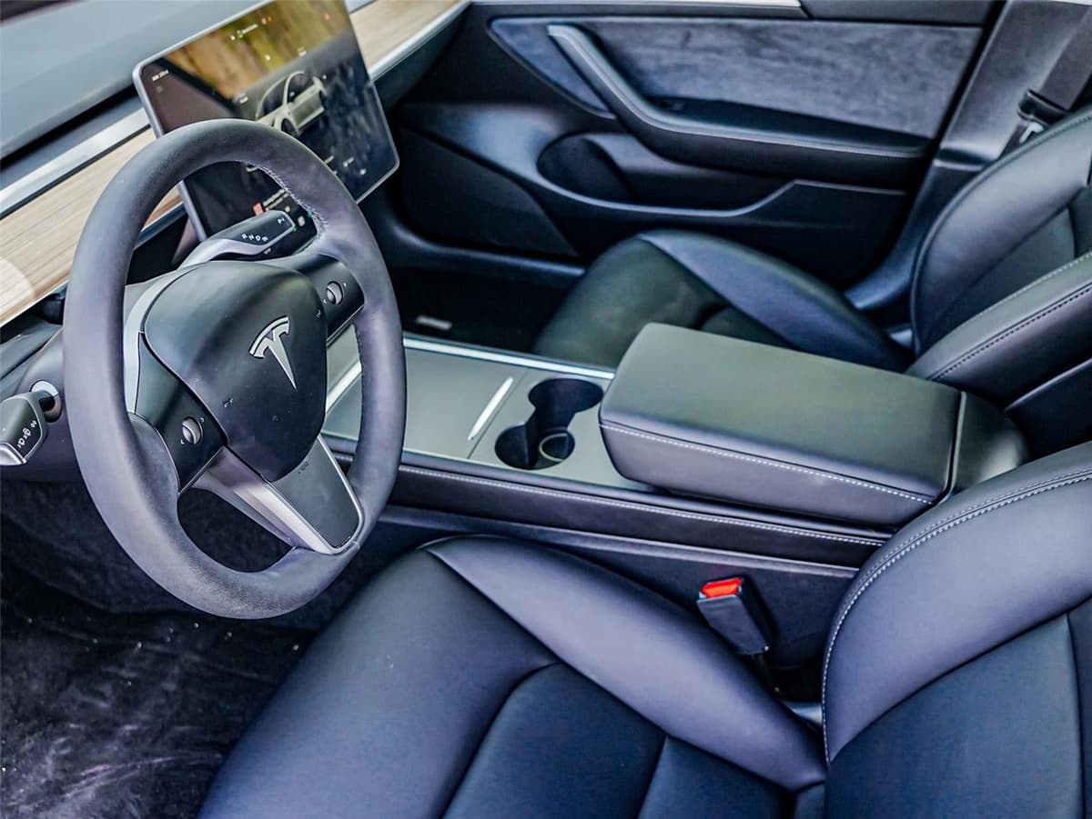 2023 Tesla Model 3 - Image 9