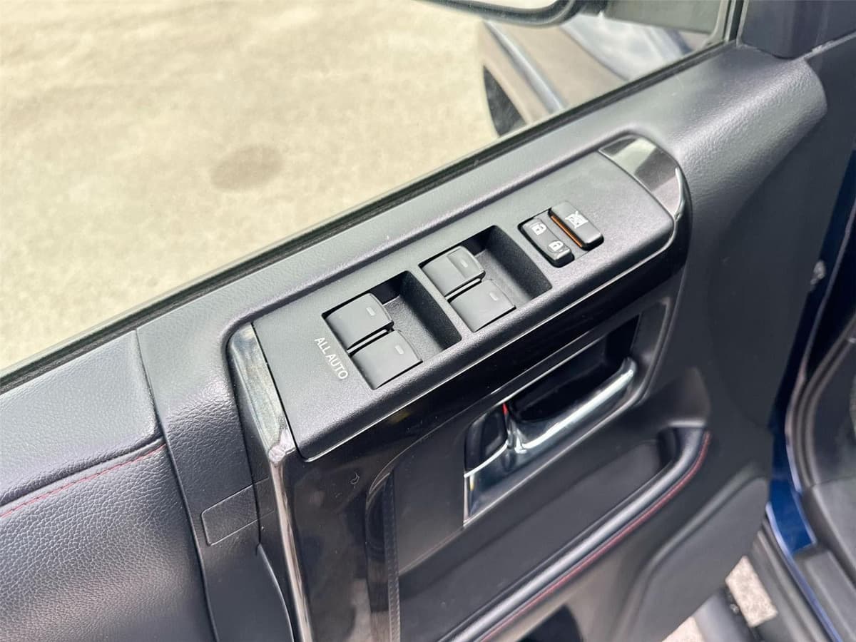 2022 Toyota 4Runner - Image 15