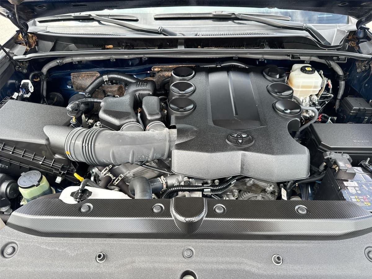 2022 Toyota 4Runner - Image 18