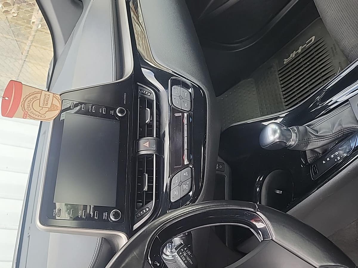 2019 Toyota C-HR - Image 2