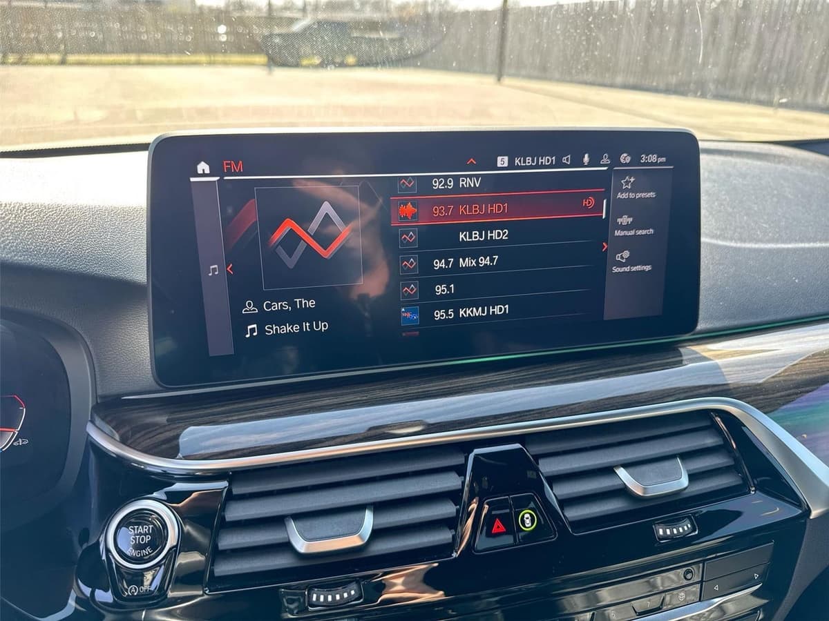 2021 BMW 5 Series - Image 12