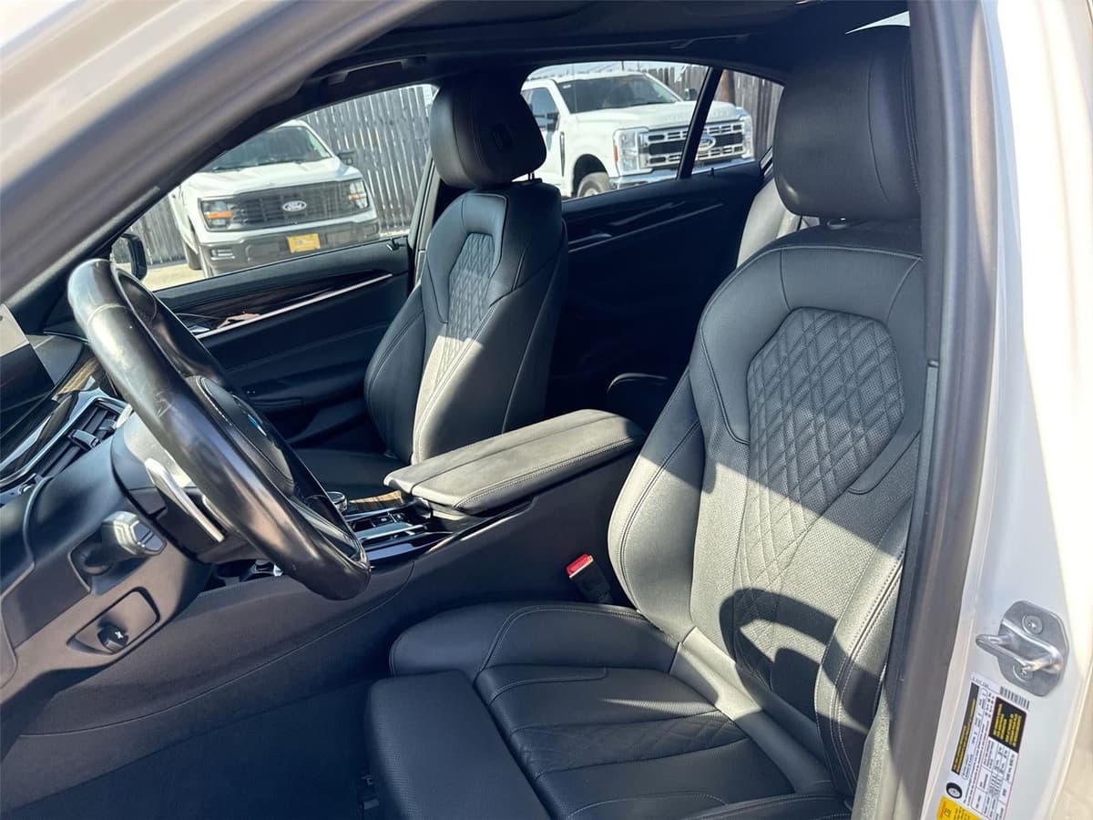 2021 BMW 5 Series - Image 13