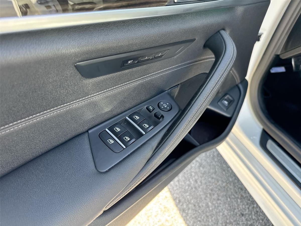 2021 BMW 5 Series - Image 14