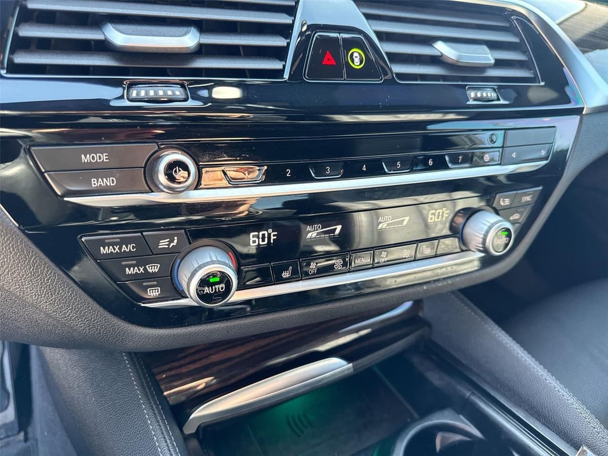 2021 BMW 5 Series - Image 16