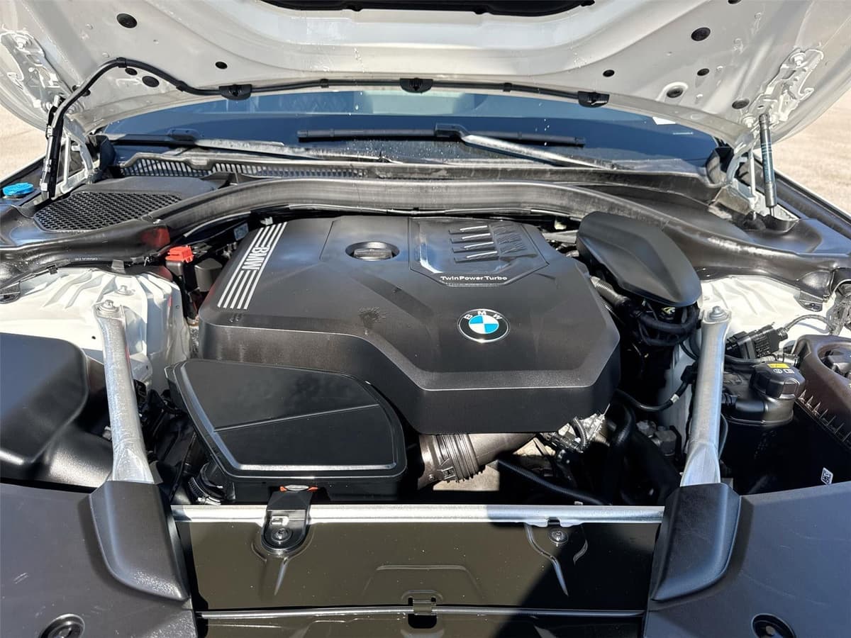 2021 BMW 5 Series - Image 17