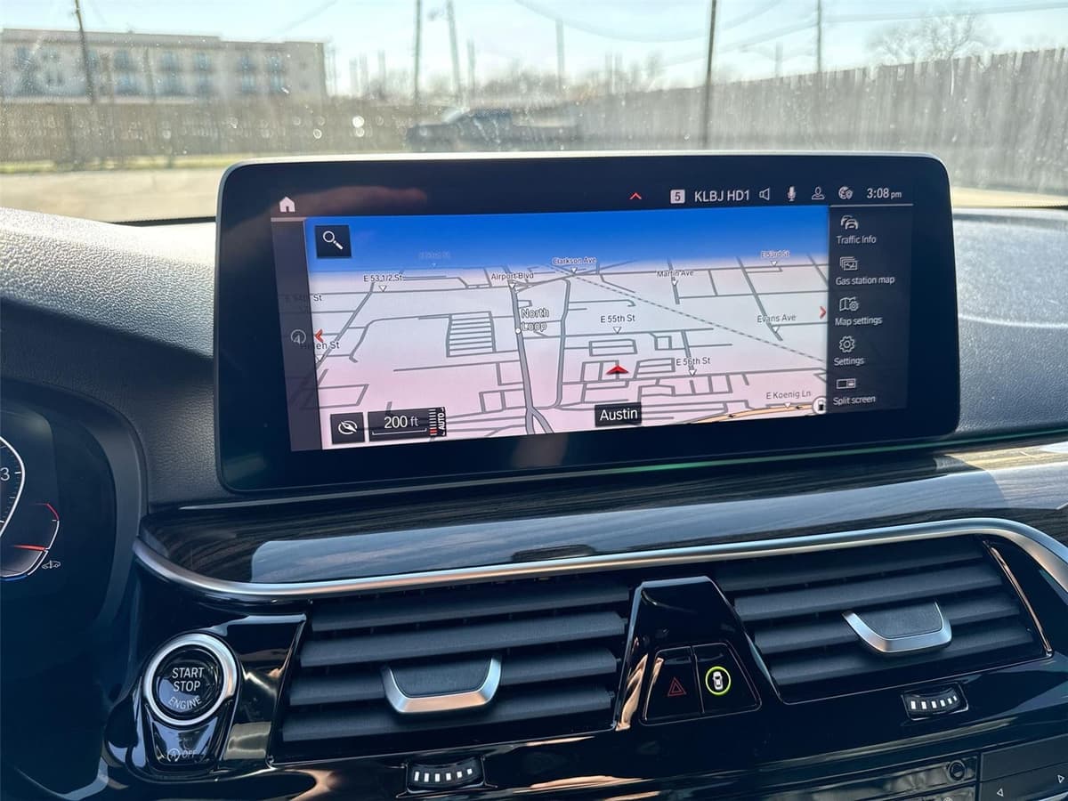 2021 BMW 5 Series - Image 19