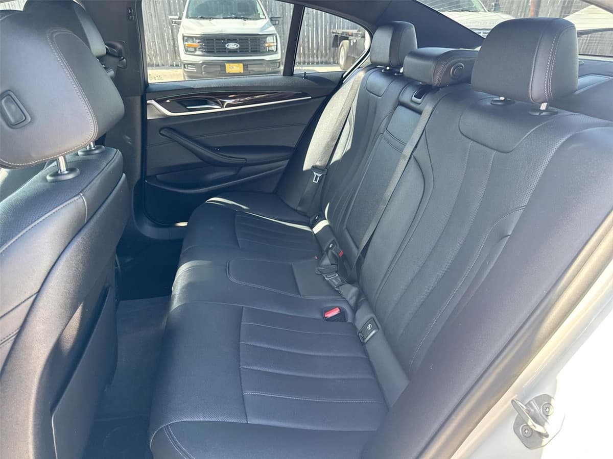 2021 BMW 5 Series - Image 24
